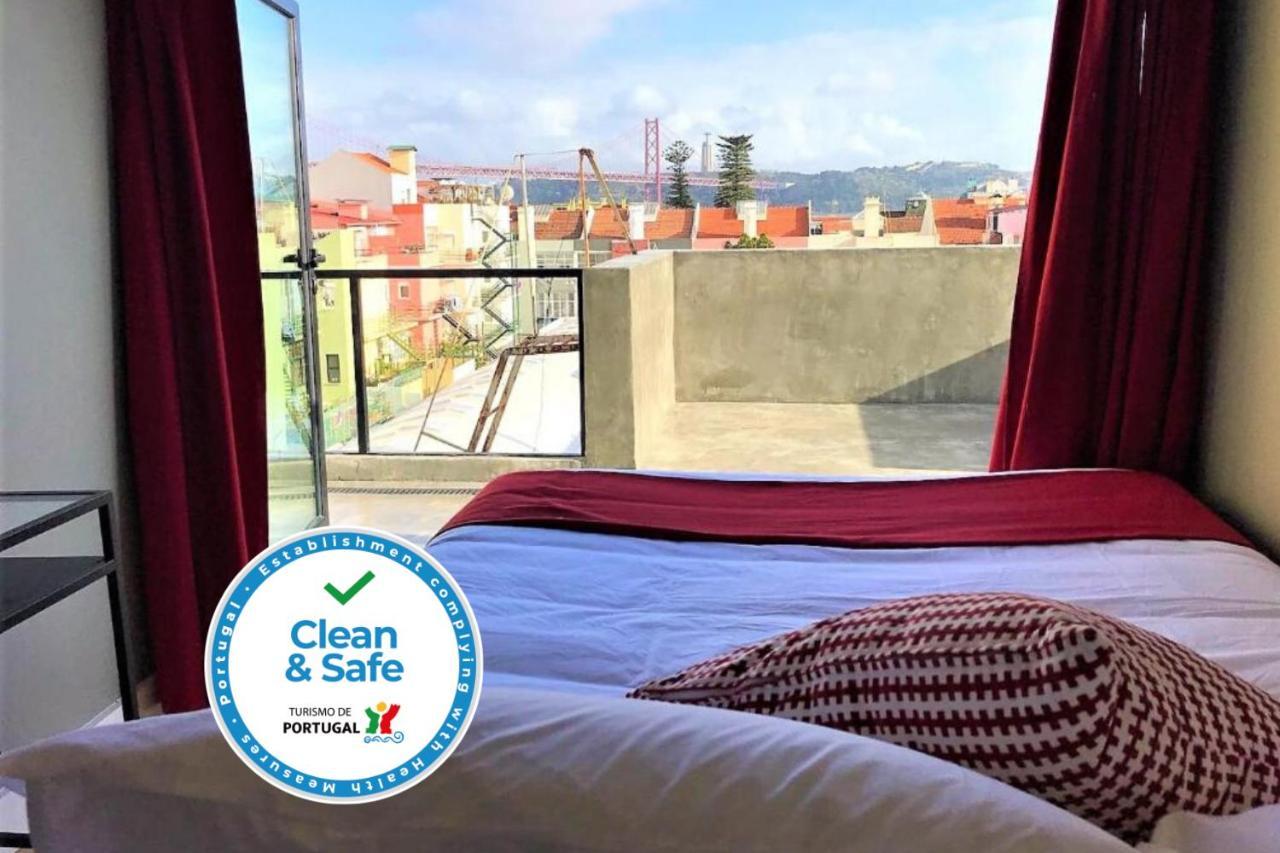 The Bridge Hostel Lisbon Luaran gambar